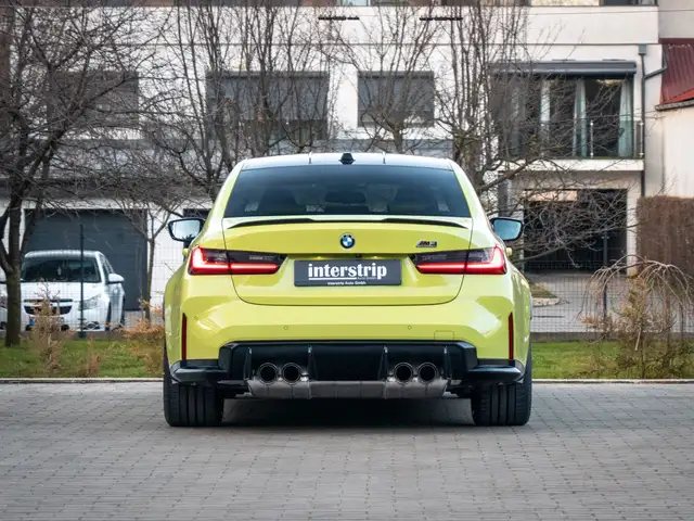 BMW M3 view 5
