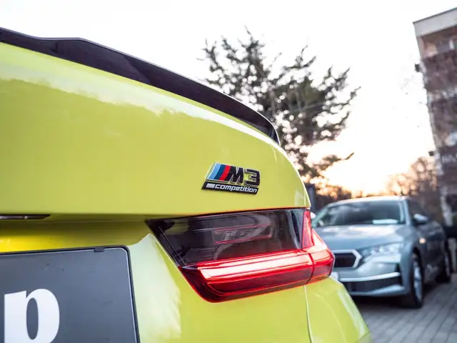 BMW M3 view 8