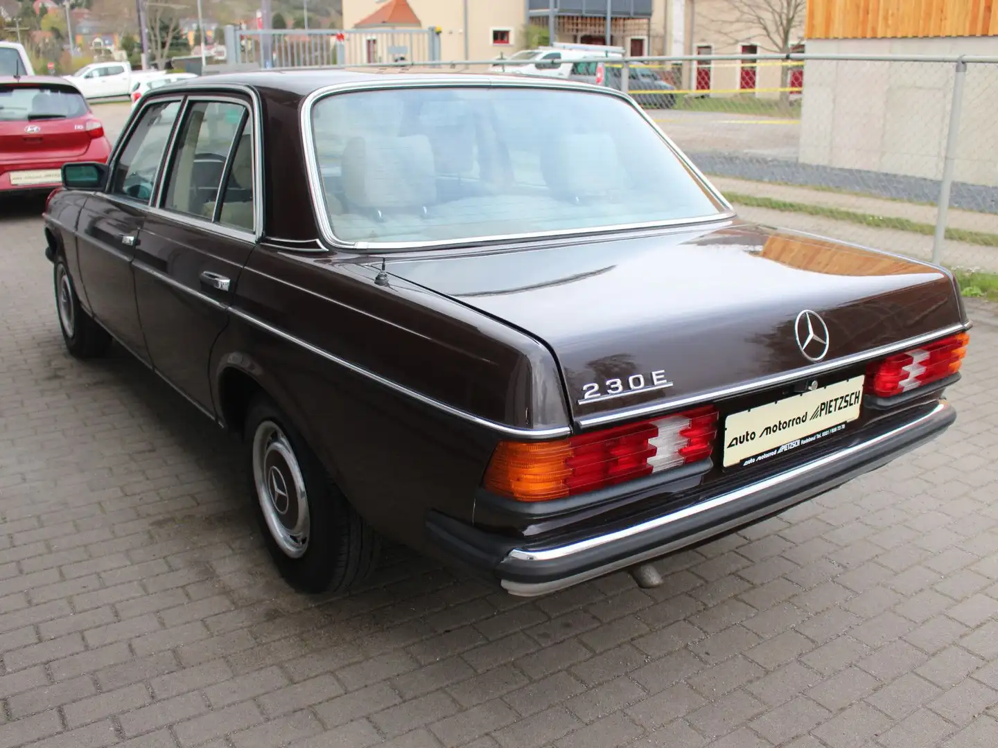 Mercedes-Benz 230 Automatik Schiebedach Brun - 2