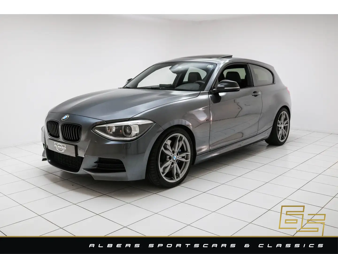 BMW 135 1-serie M135i High Executive * Full options * M-Pe Grijs - 1