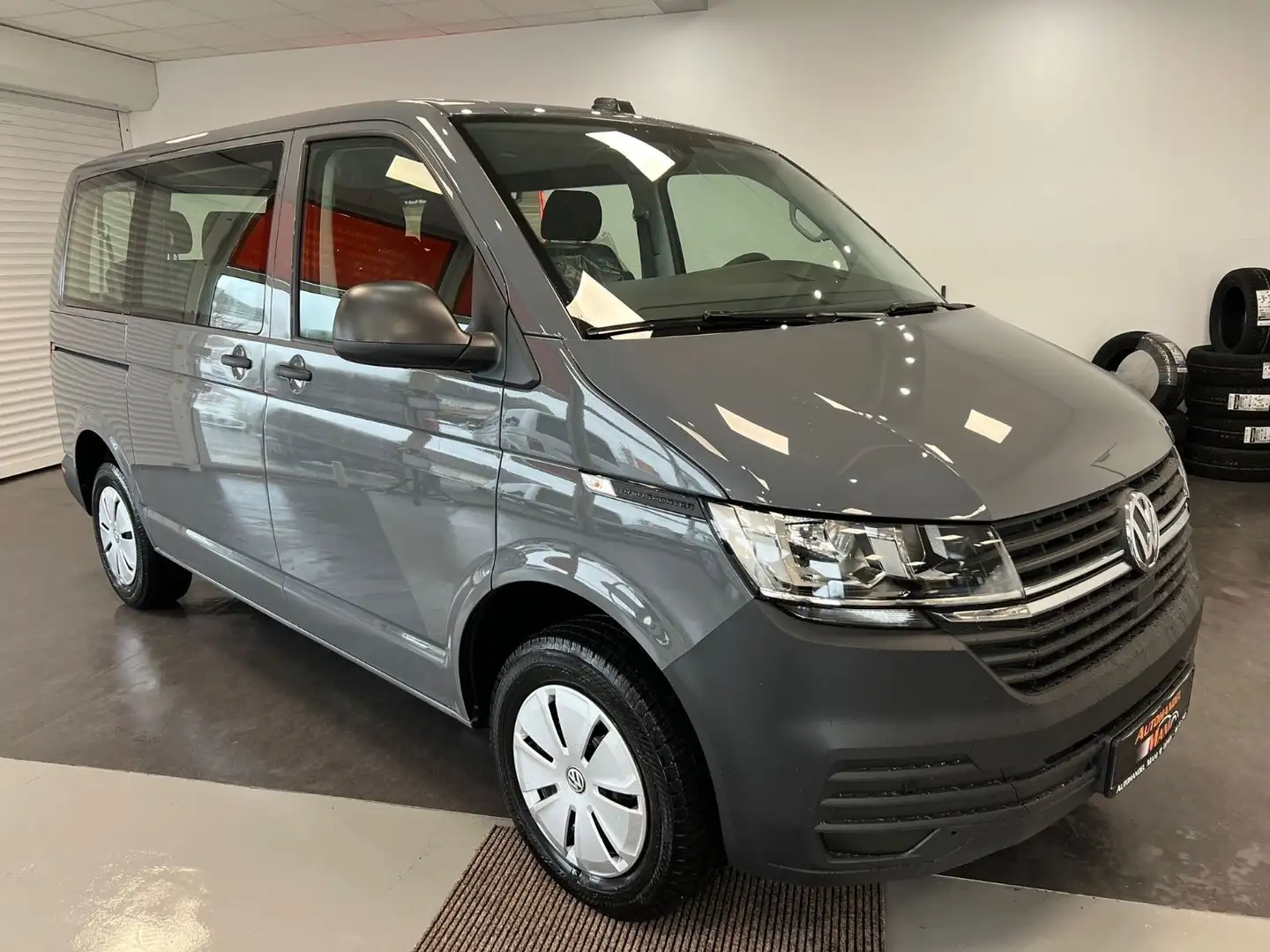 Volkswagen T6 Kombi T6.1 Kombi FWD 9 Sitzer 150 PS DSG Standheizung Šedá - 1