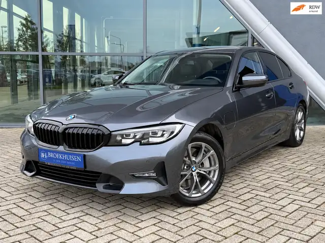 BMW 330 3-serie 330e High Executive M-Sport 292pk Camera /