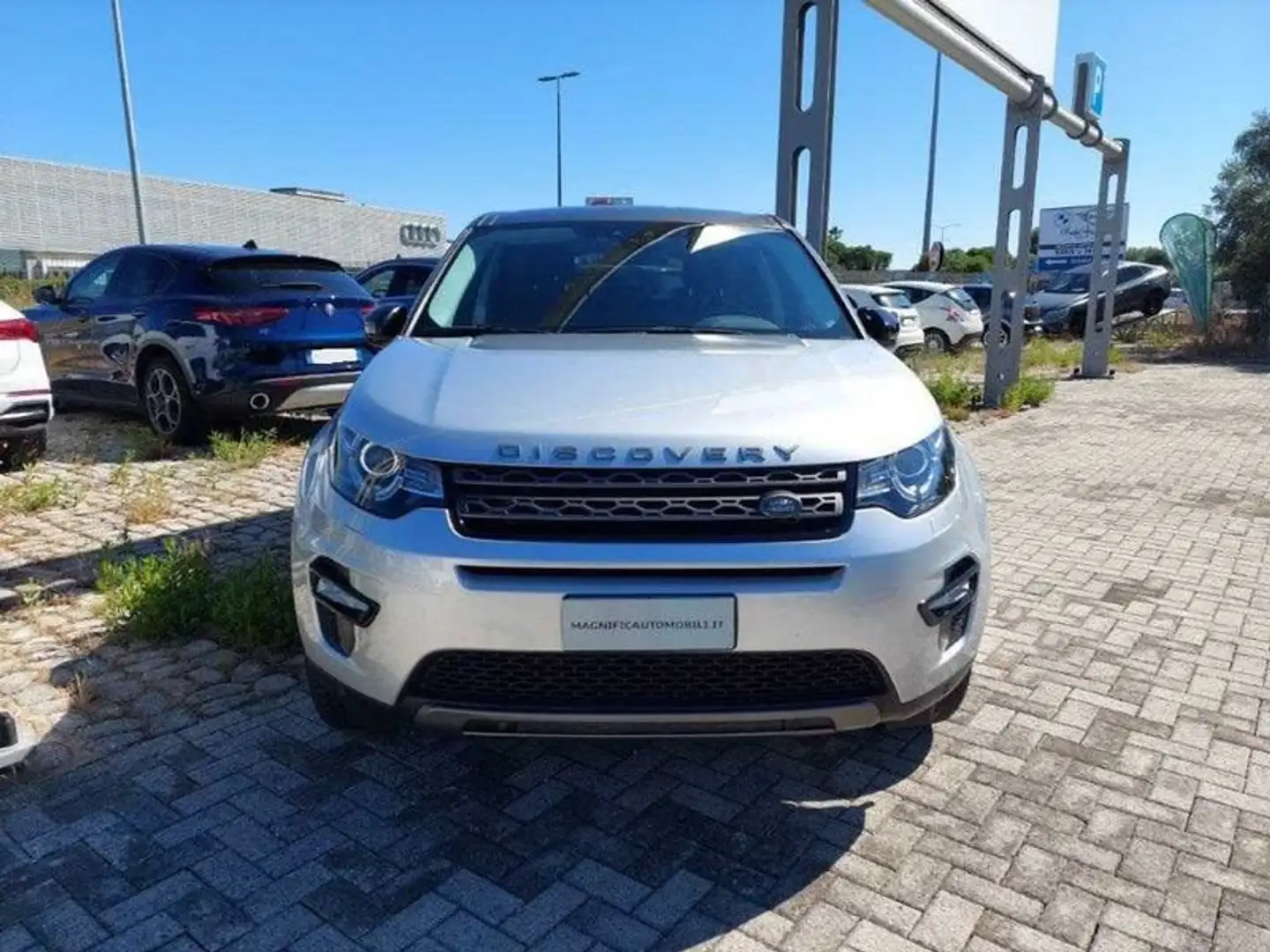 Land Rover Discovery Sport 2.0 TD4 Business Edition Silber - 2
