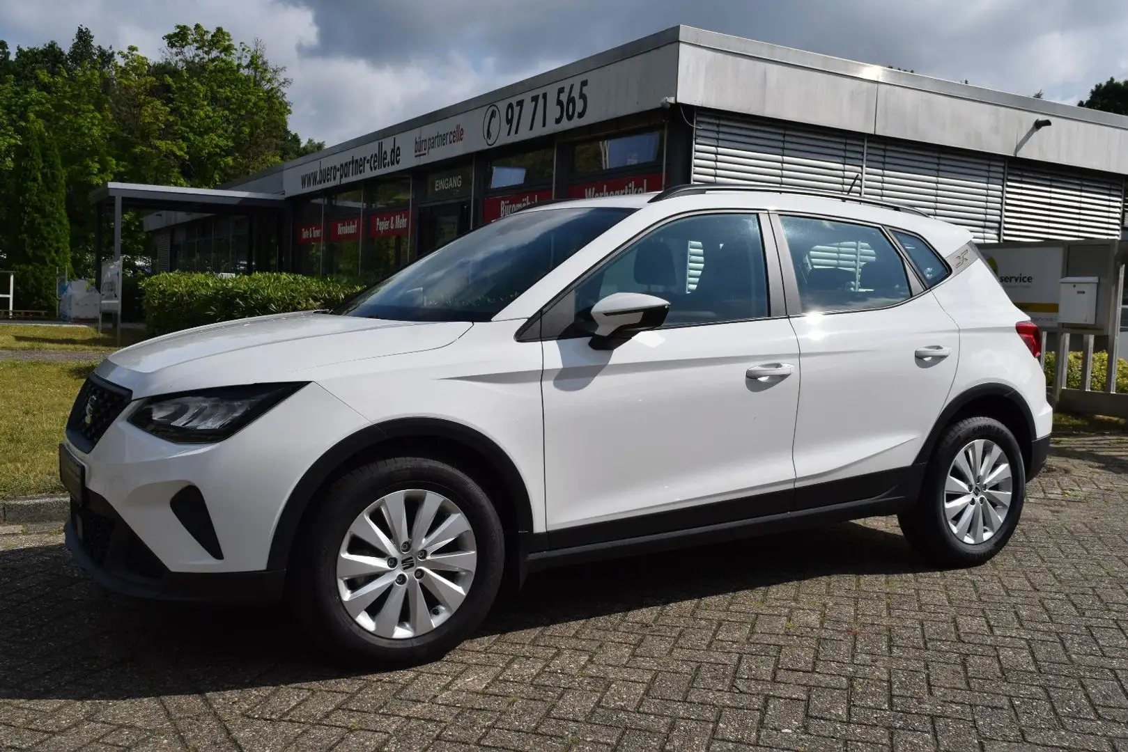 SEAT Arona Style*SHZ*LED*FrontAssist*PDC*Tempomat* Weiß - 2