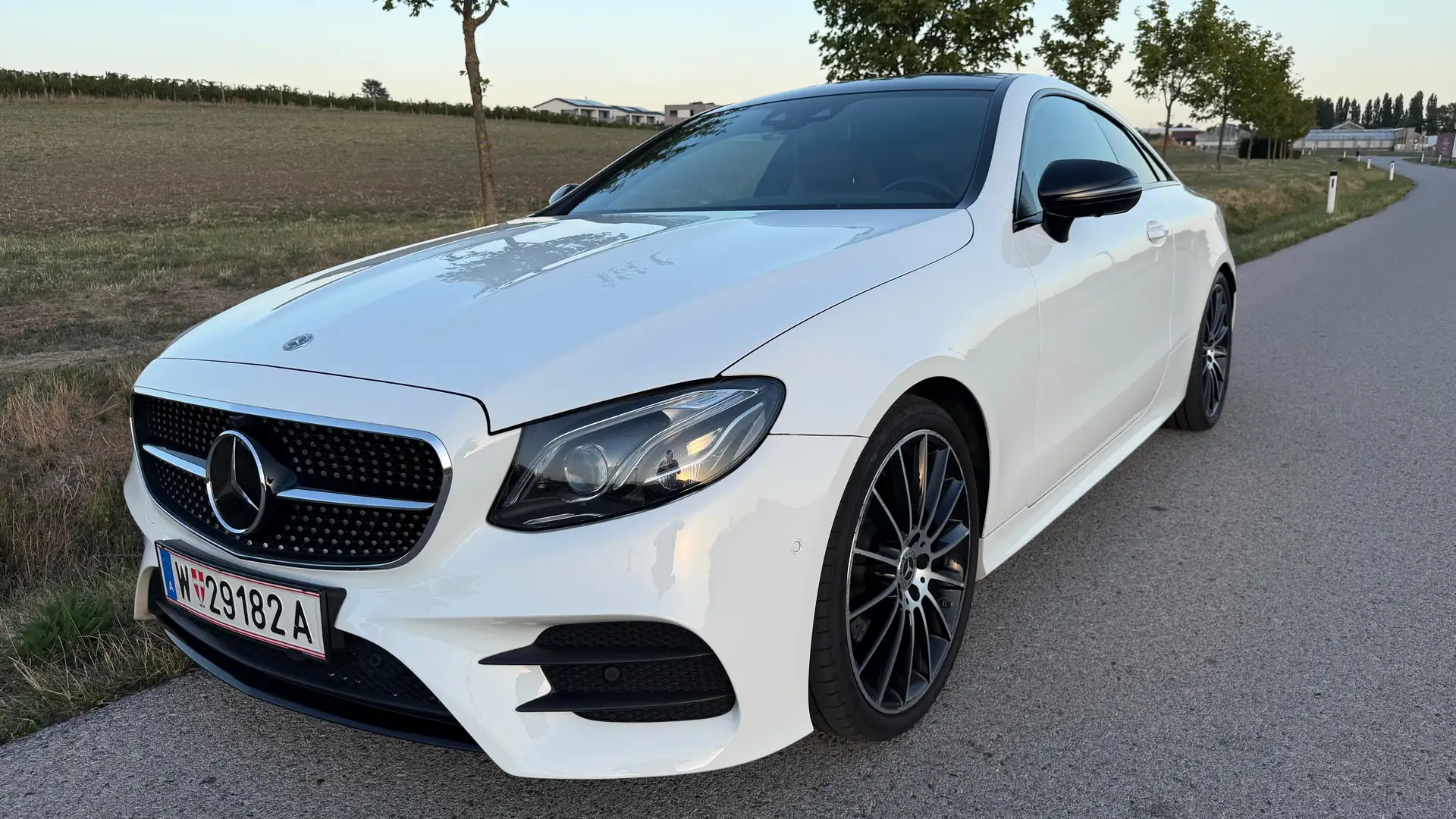Mercedes-Benz E 220 E 220 d 4MATIC Aut. Schwarz - 2