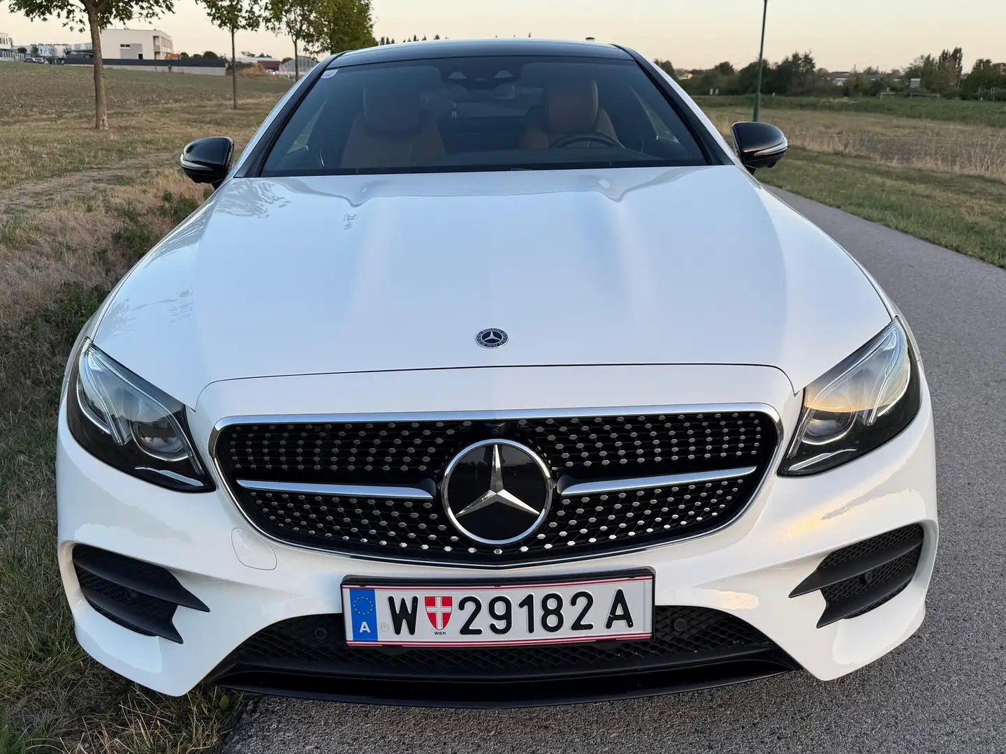 Mercedes-Benz E 220 E 220 d 4MATIC Aut. Schwarz - 1