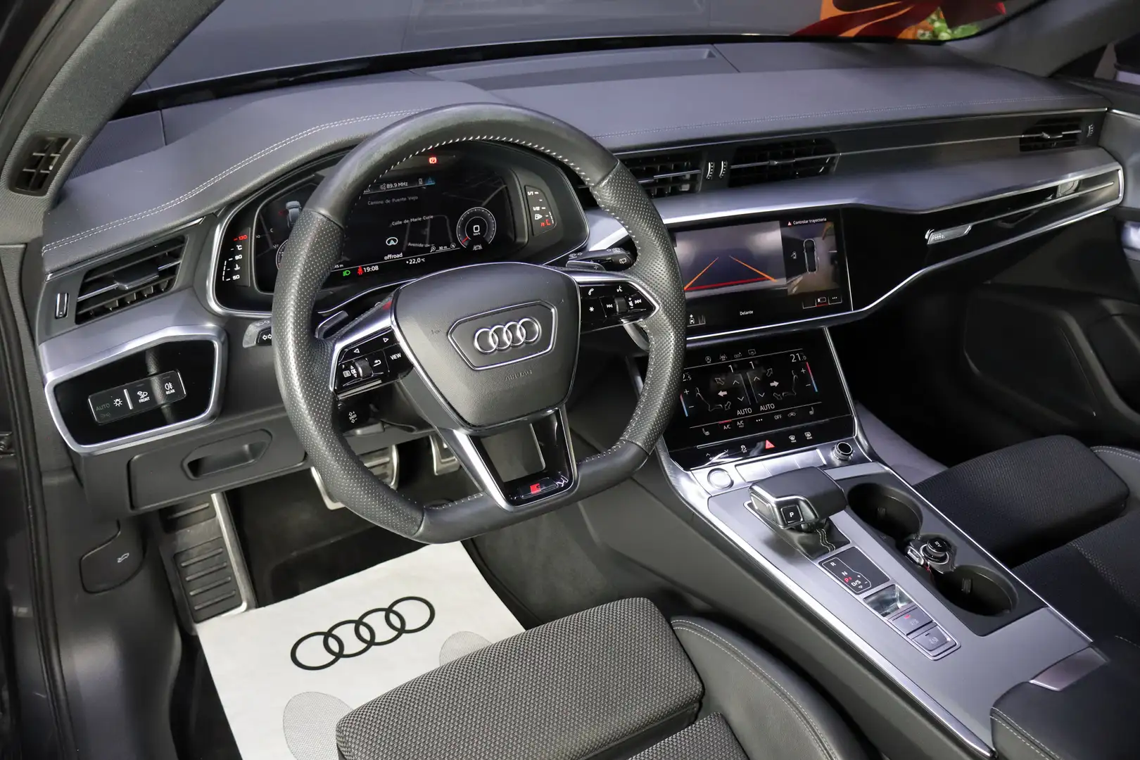 Audi A6 Avant 45 TFSI Design S tronic Gris - 2