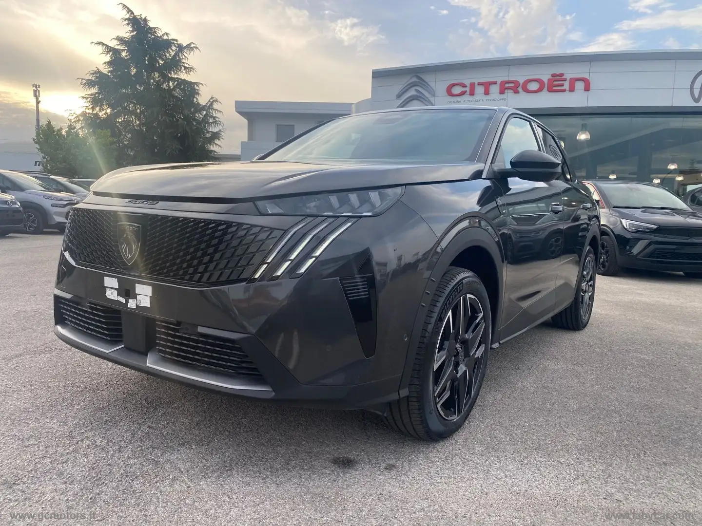 Peugeot 3008 Hybrid 136 e-DCS6 GT Gris - 1
