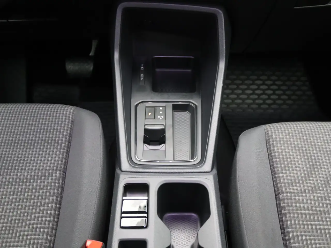 Volkswagen Caddy Kombi DSG / Navi, Bluetooth, SHZ, AHK, ACC 12