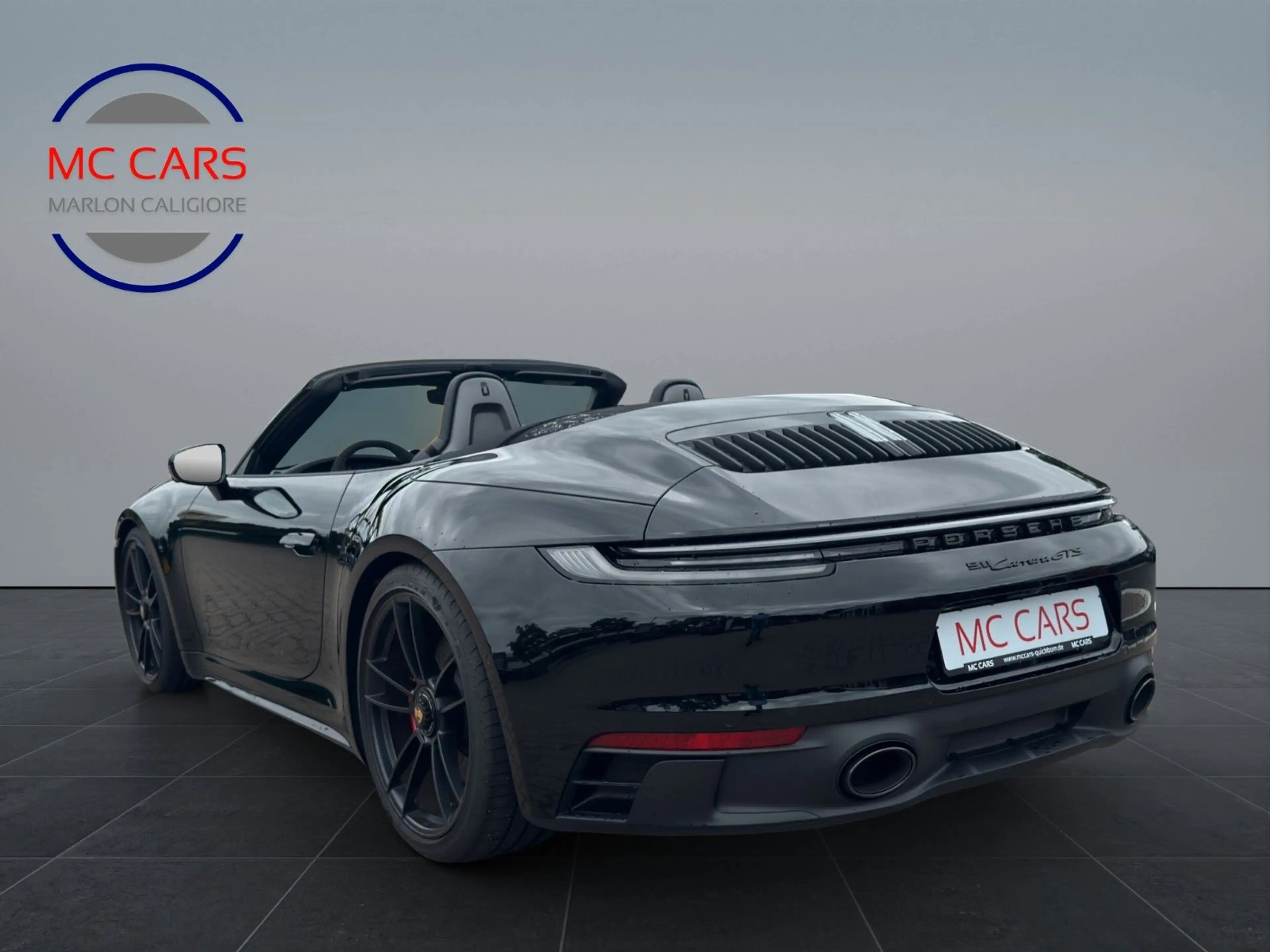 Porsche 911 Carrera GTS Cabriolet — photo 2