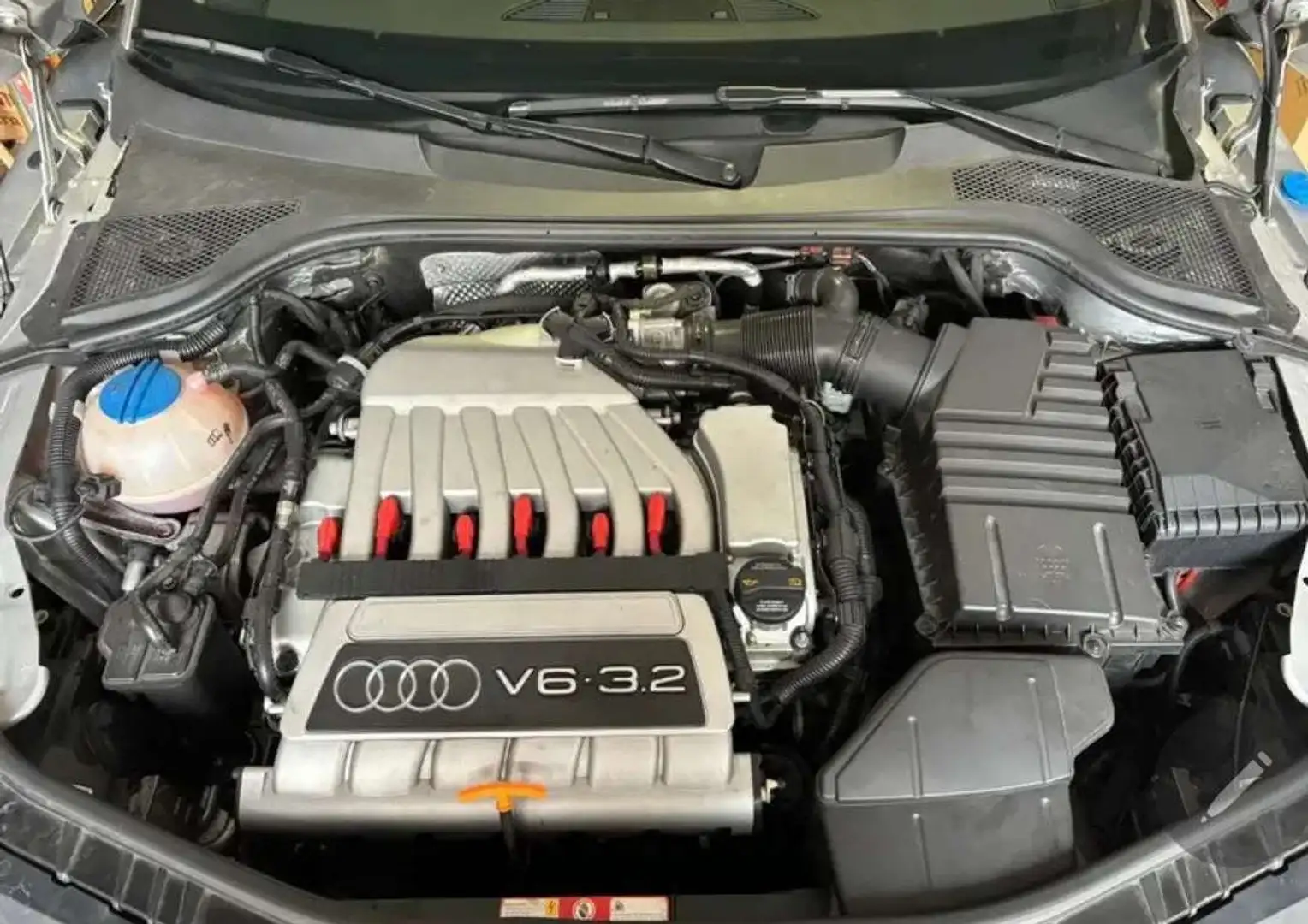Audi TT Coupe 3.2 V6 quattro s-tronic motore nuovo Argent - 1
