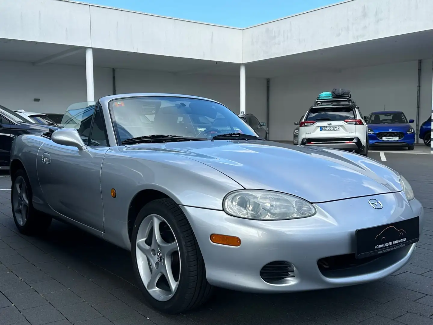 Mazda MX-5 Roadster 1.6 16V | Orginal erst 4.385 km! Plateado - 2