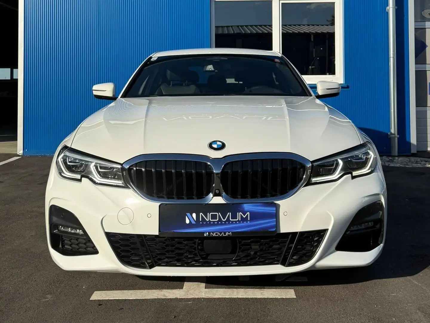 BMW 320 320 d xDrive M Sport Weiß - 1