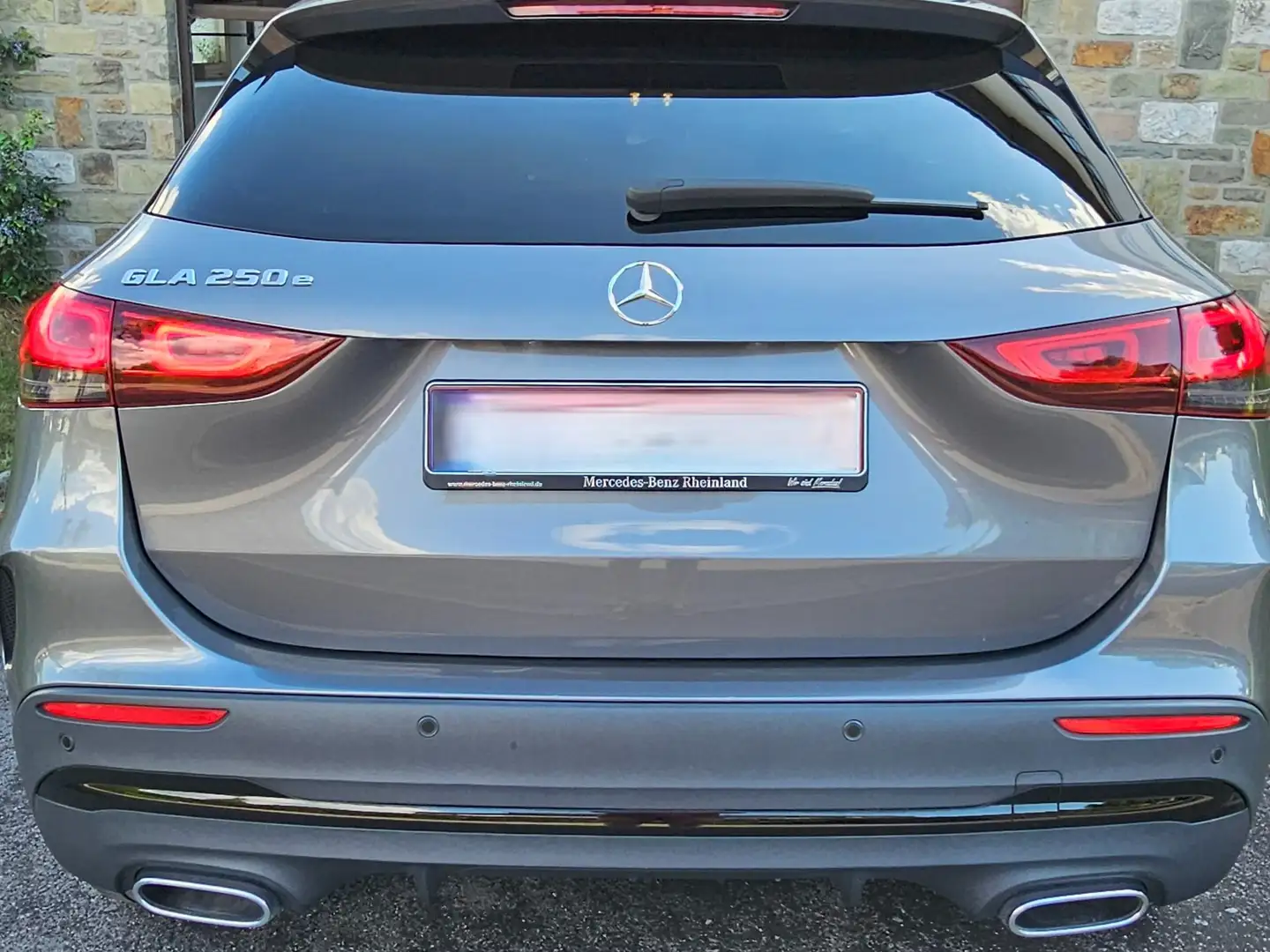 Mercedes-Benz GLA 250 Edition 1, AMG Styling, AMG Line Gris - 2