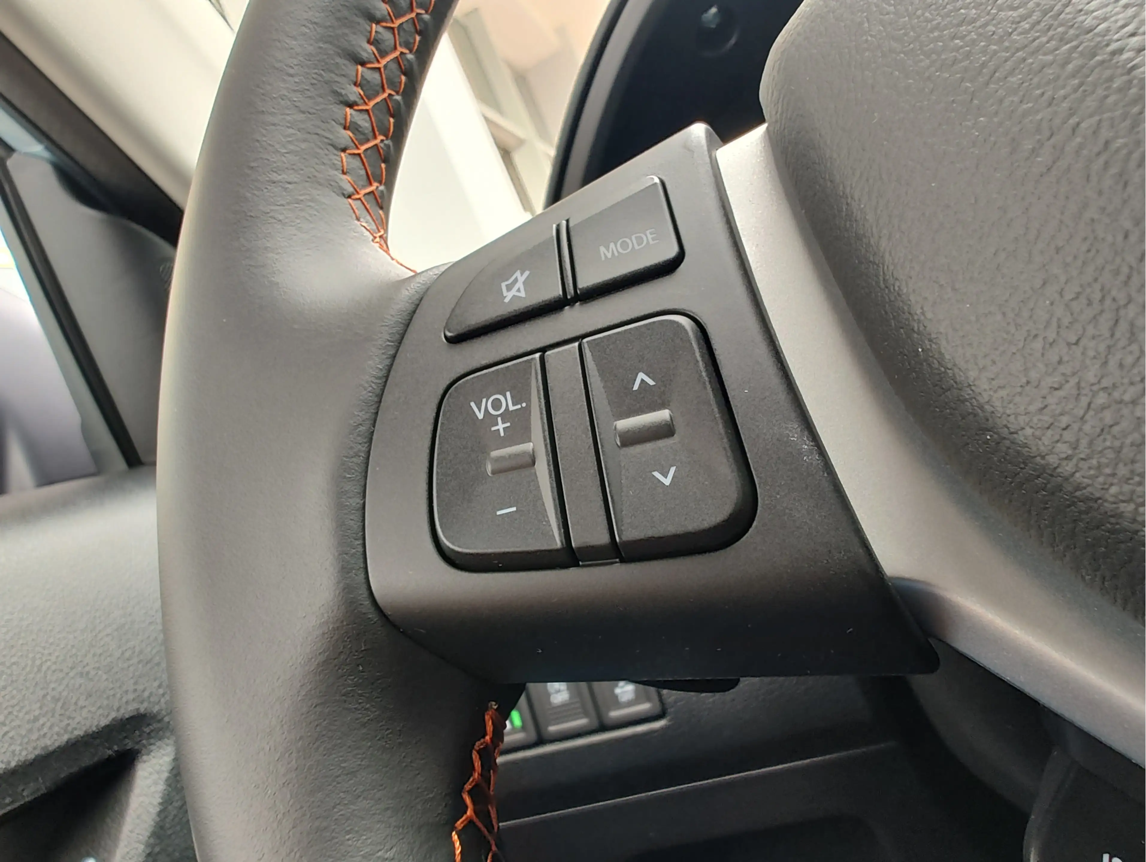 Suzuki Vitara 1.4 BOOSTERJET SMART HYBRID SPECIAL EDITION | DEMO — photo 19