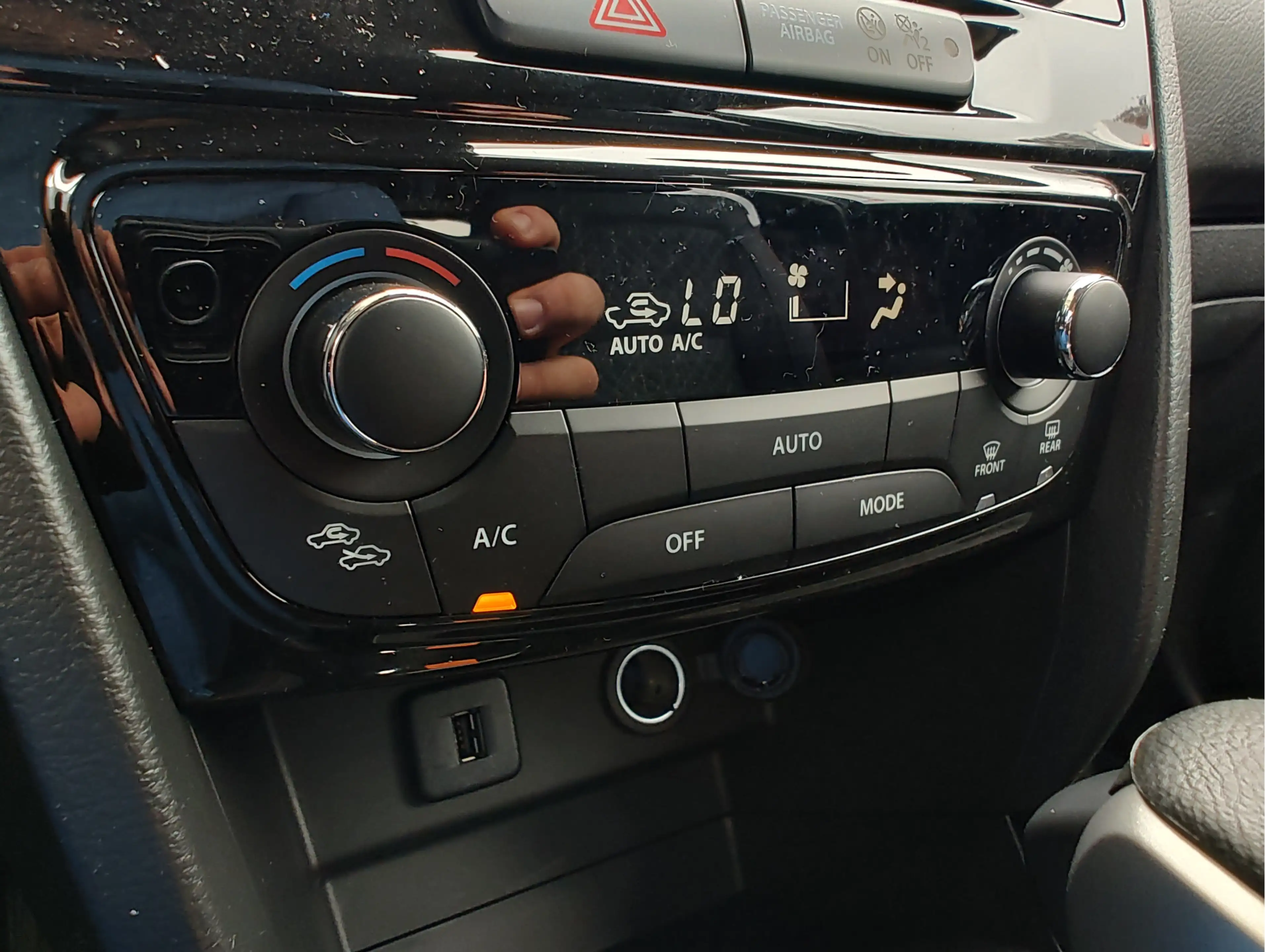 Suzuki Vitara 1.4 BOOSTERJET SMART HYBRID SPECIAL EDITION | DEMO — photo 15