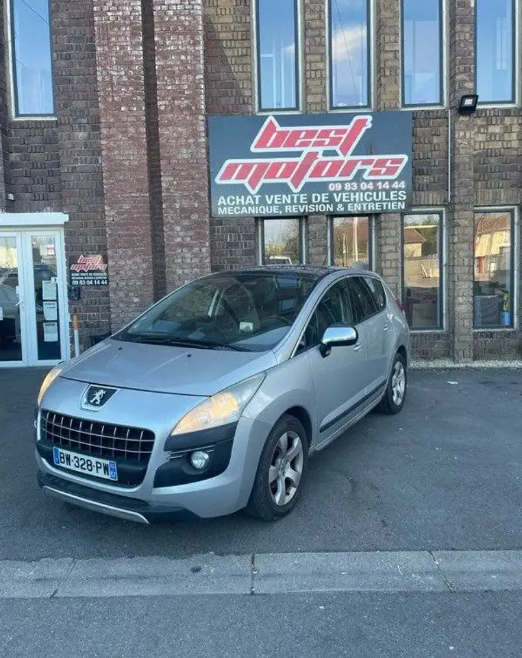 Peugeot 3008 1.6 HDi â Toit panoramique GPS Afficha