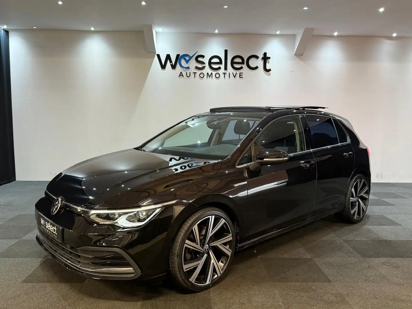 Volkswagen Golf 1.5 eTSI Style Pano l Ambient l Stoelverwarming l Noir - 2