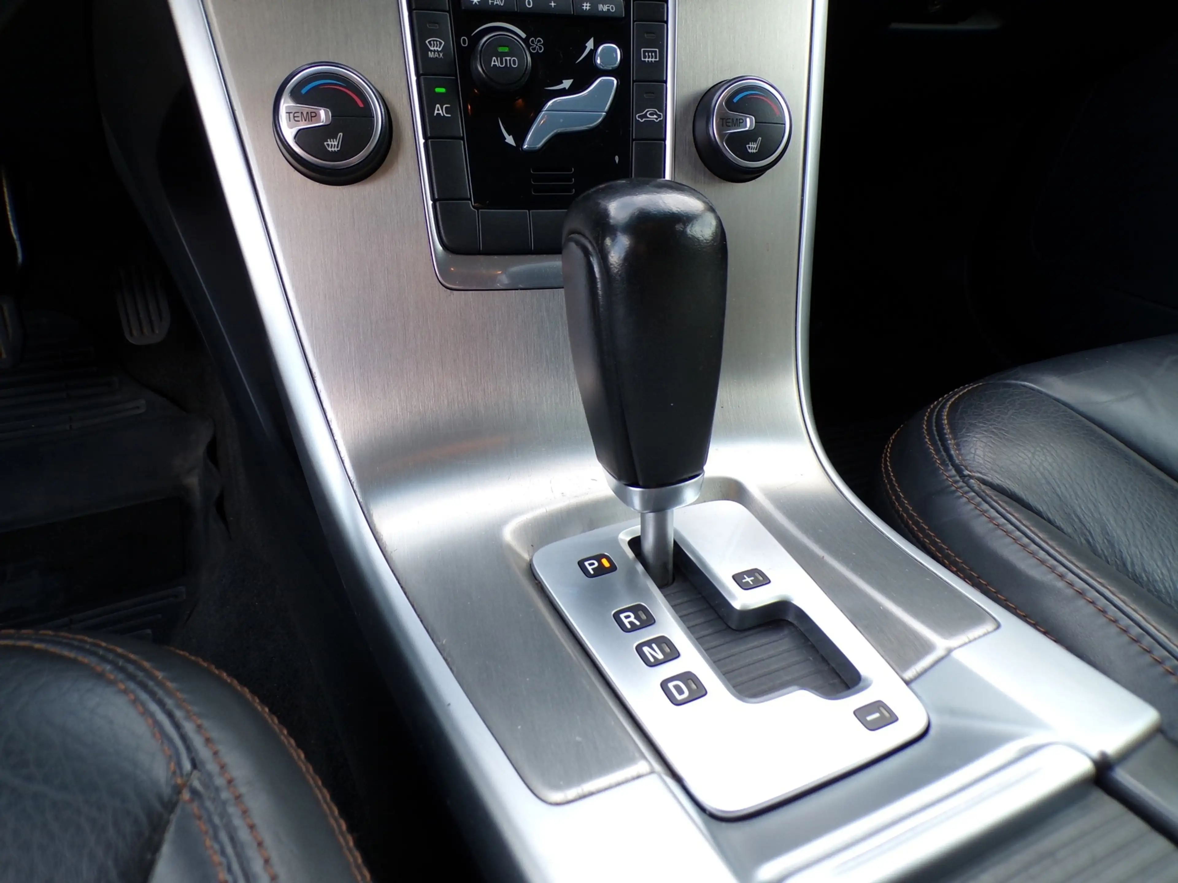 Volvo XC60 3.0 T6 AWD Ocean Race Clima/Leer/PDC/Stoelverw!! — photo 13