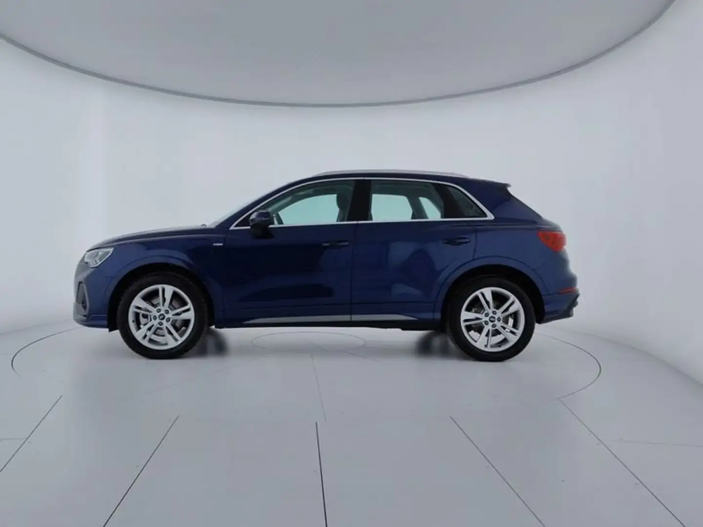 Audi Q3 45 TFSI e S tronic S line edition Blu/Azzurro - 2
