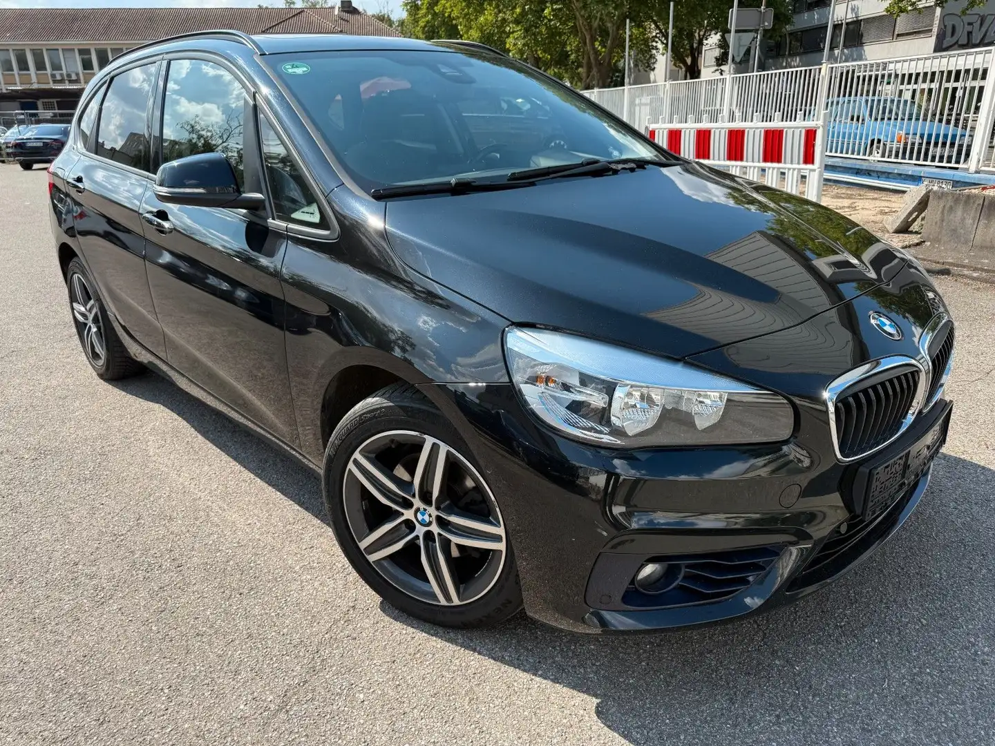BMW 218 Sport Line/Panno/Navi/Anhän./ Schwarz - 2