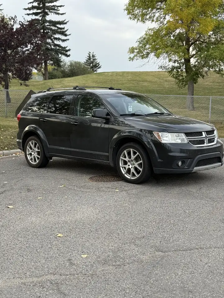 Dodge Journey снимка Dodge Journey