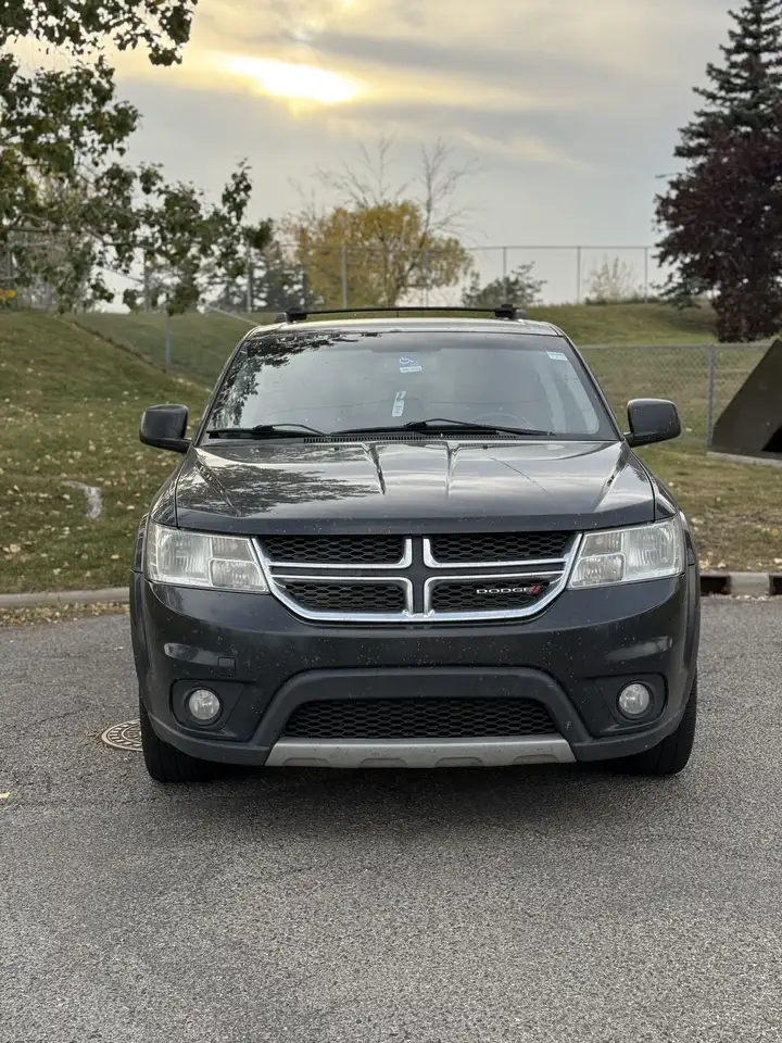 Dodge Journey снимка Dodge Journey