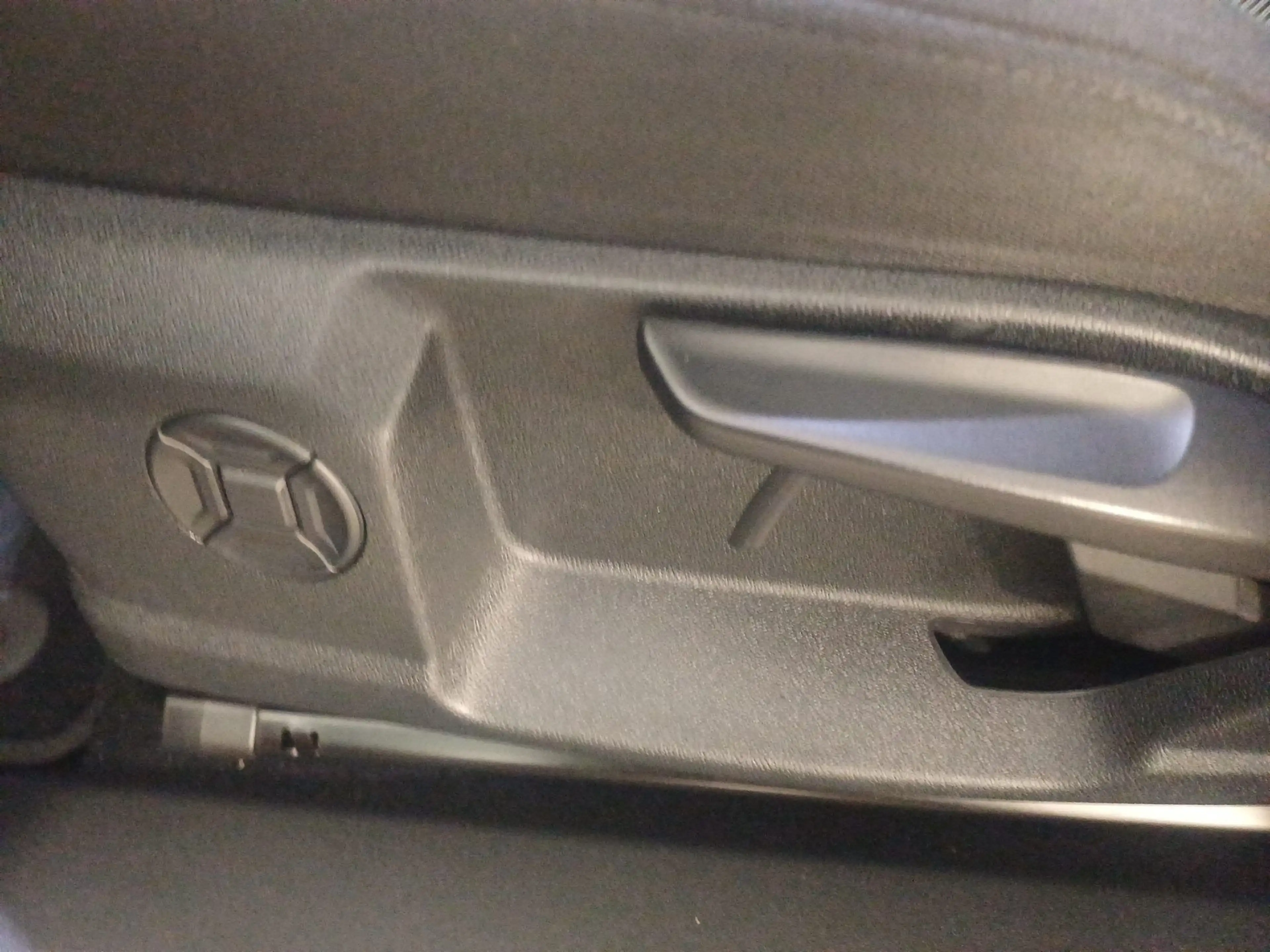 Audi Q4 e-tron *SHZ*19 ZOLL LM*KAMERA*AHK*LED*NAVI* — photo 10