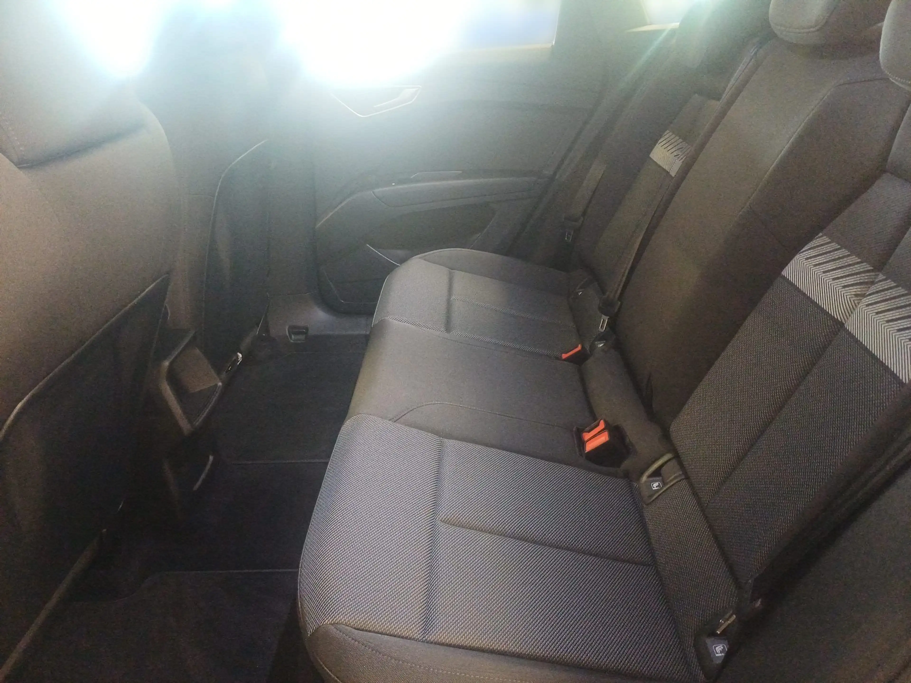 Audi Q4 e-tron *SHZ*19 ZOLL LM*KAMERA*AHK*LED*NAVI* — photo 11
