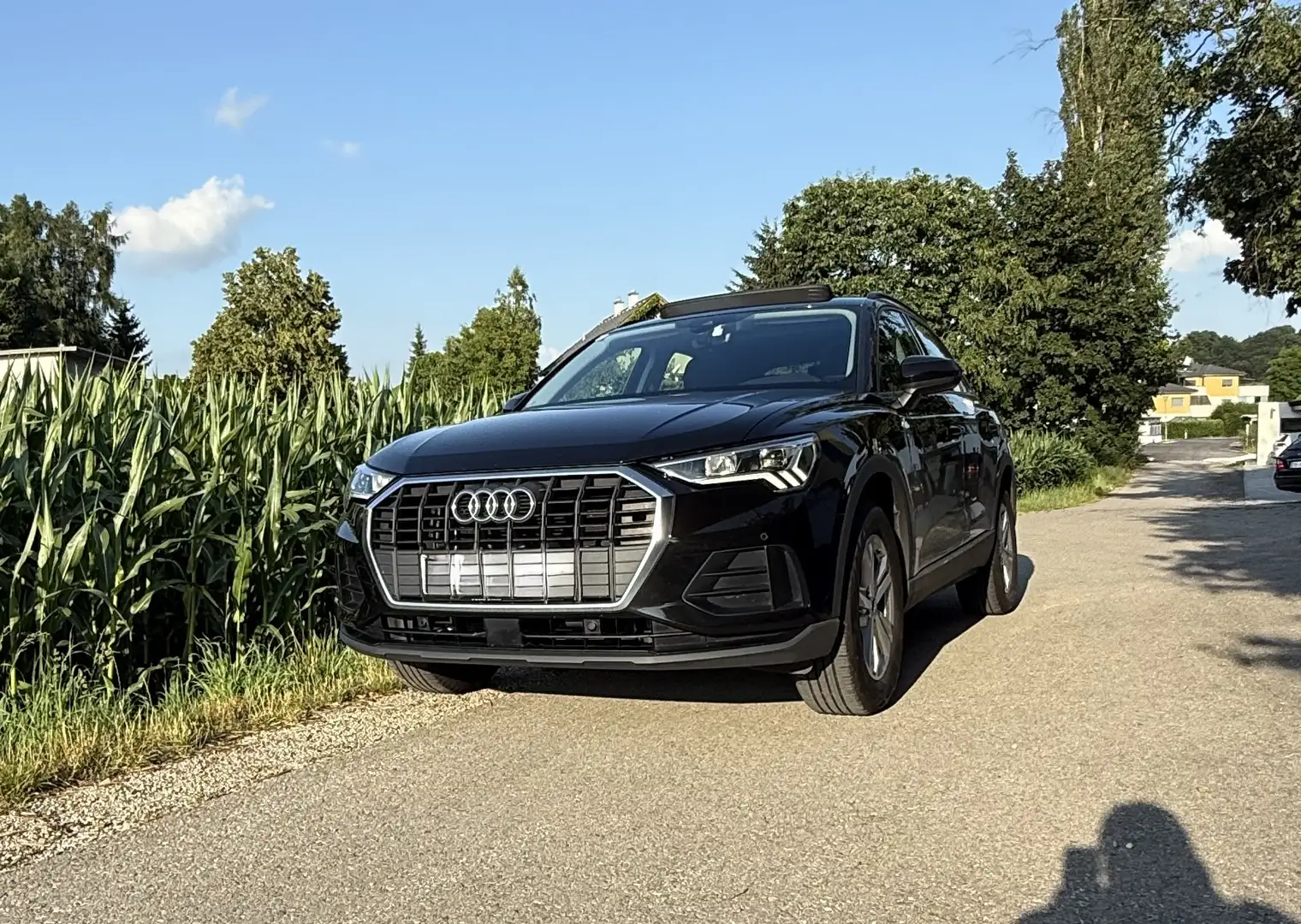 Audi Q3 35 TFSI basis Schwarz - 2