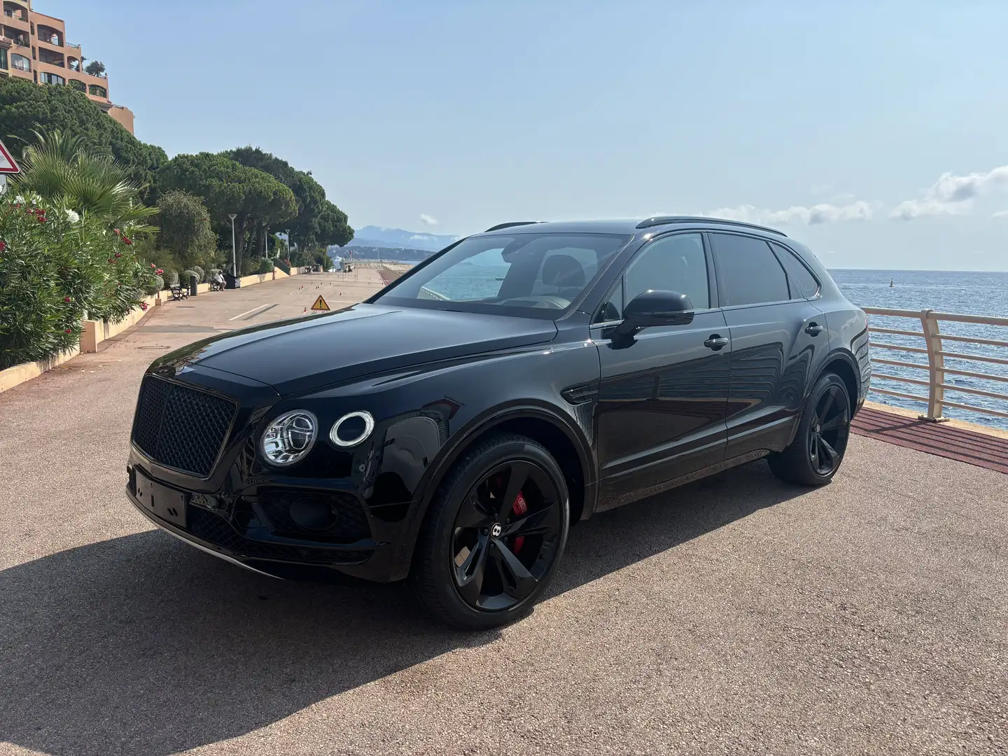 Bentley Bentayga V8 Mulliner Centenary crna - 1