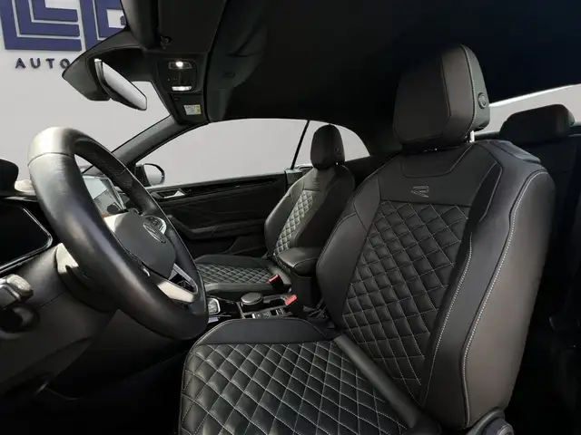 Volkswagen T-Roc view 9