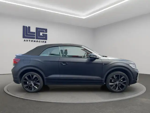 Volkswagen T-Roc view 8