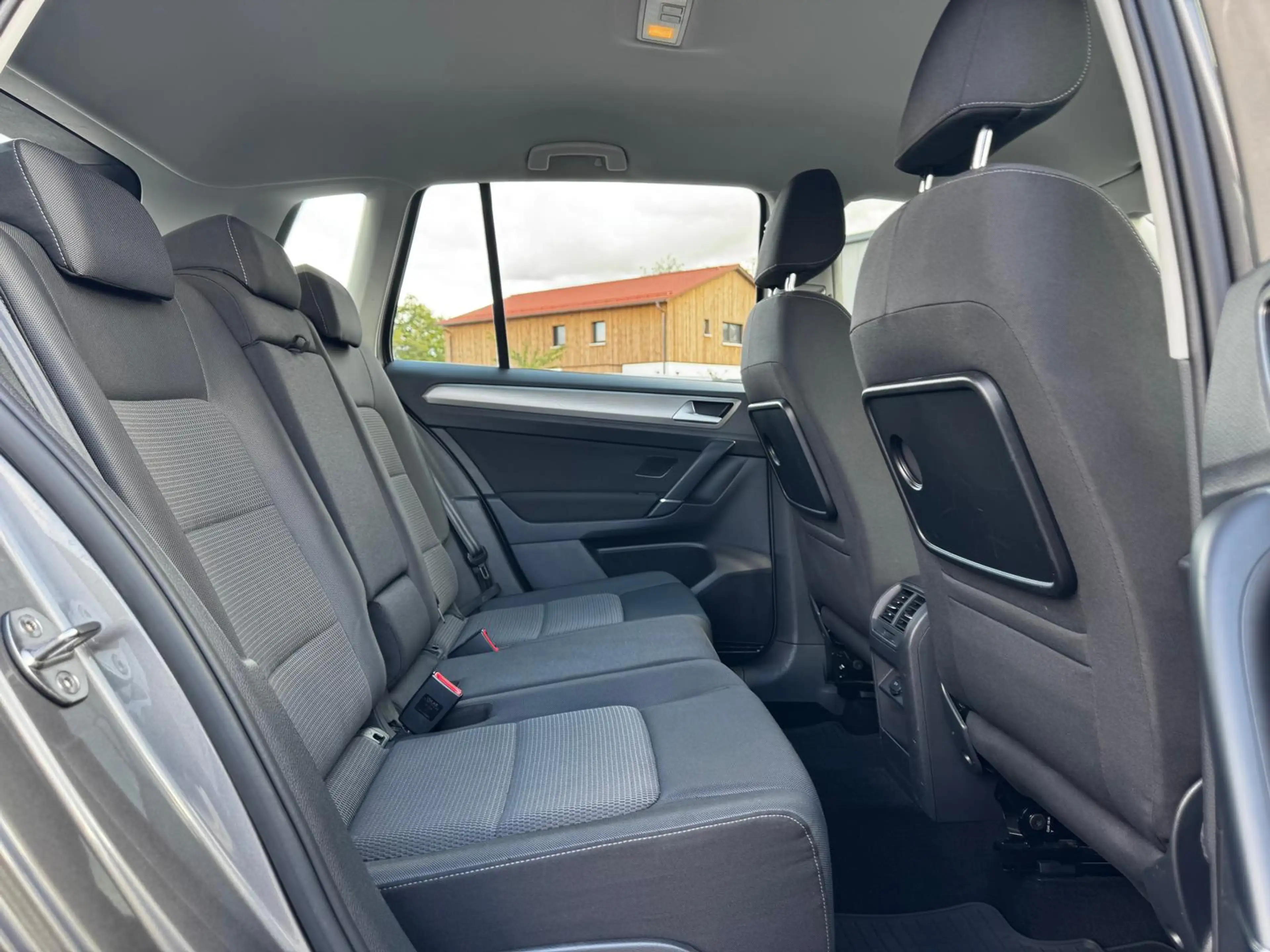 Volkswagen Golf Sportsvan 2.0 TDI — photo 12