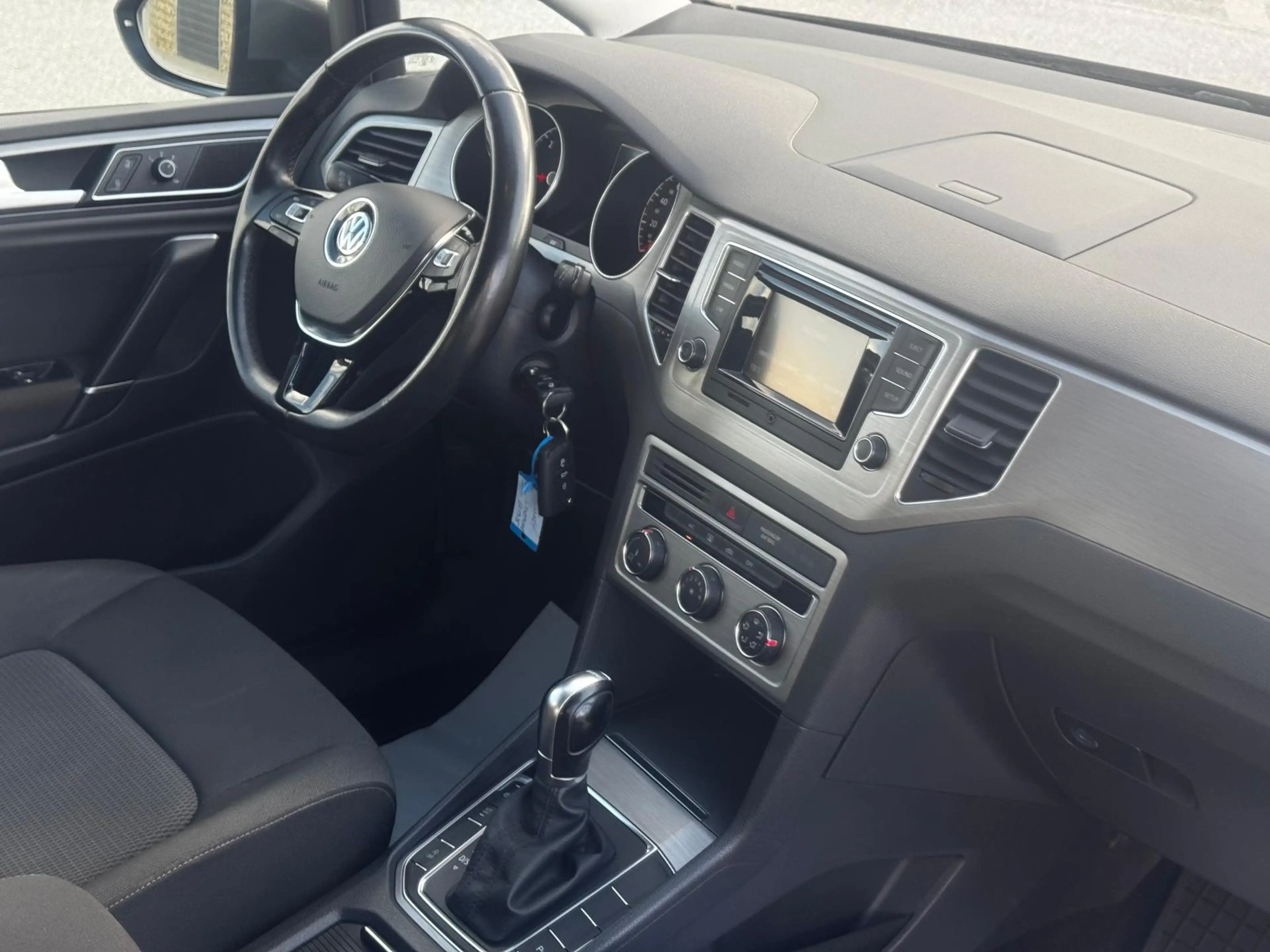 Volkswagen Golf Sportsvan 2.0 TDI — photo 15