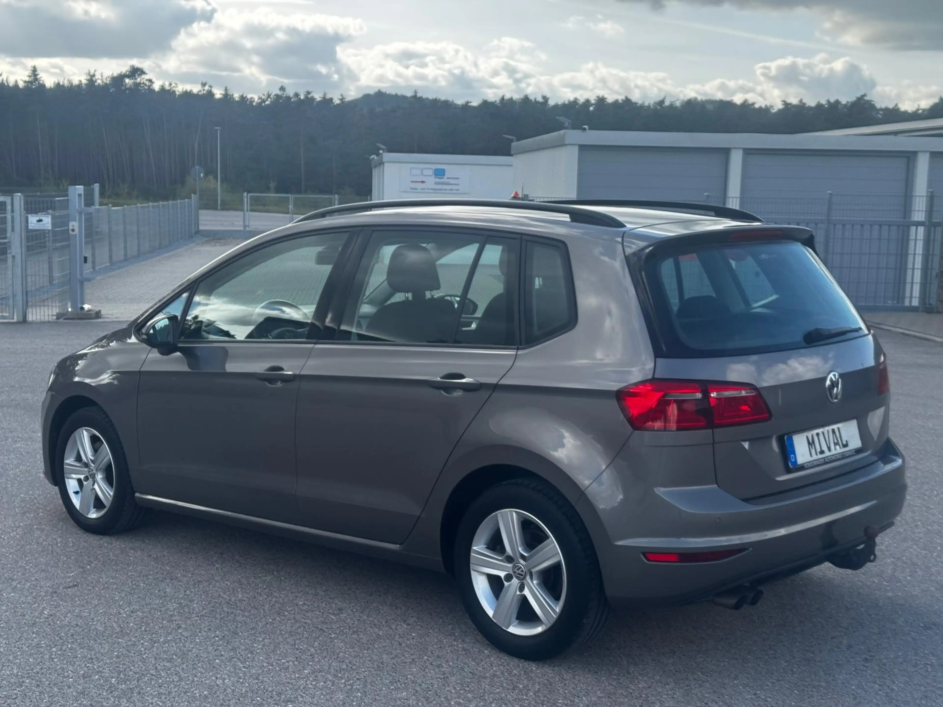 Volkswagen Golf Sportsvan 2.0 TDI — photo 5