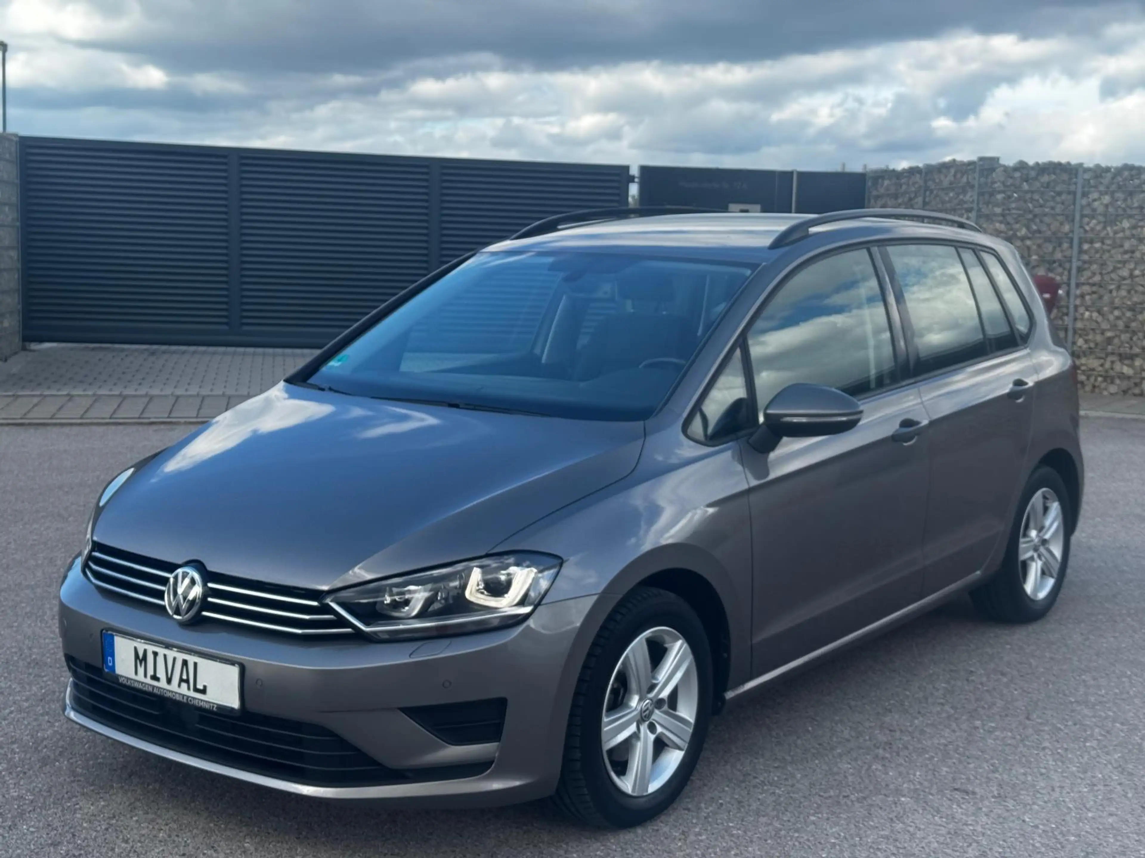 Volkswagen Golf Sportsvan 2.0 TDI — photo 3
