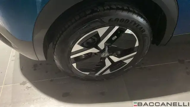 Peugeot 2008 view 7