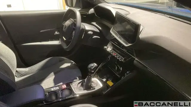 Peugeot 2008 view 9