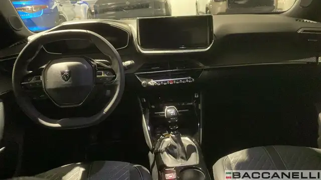 Peugeot 2008 view 12