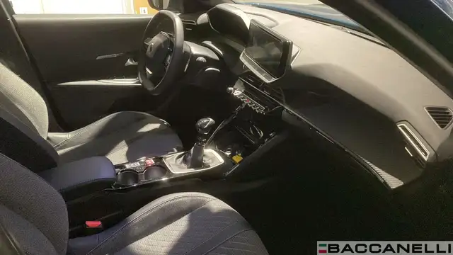 Peugeot 2008 view 8