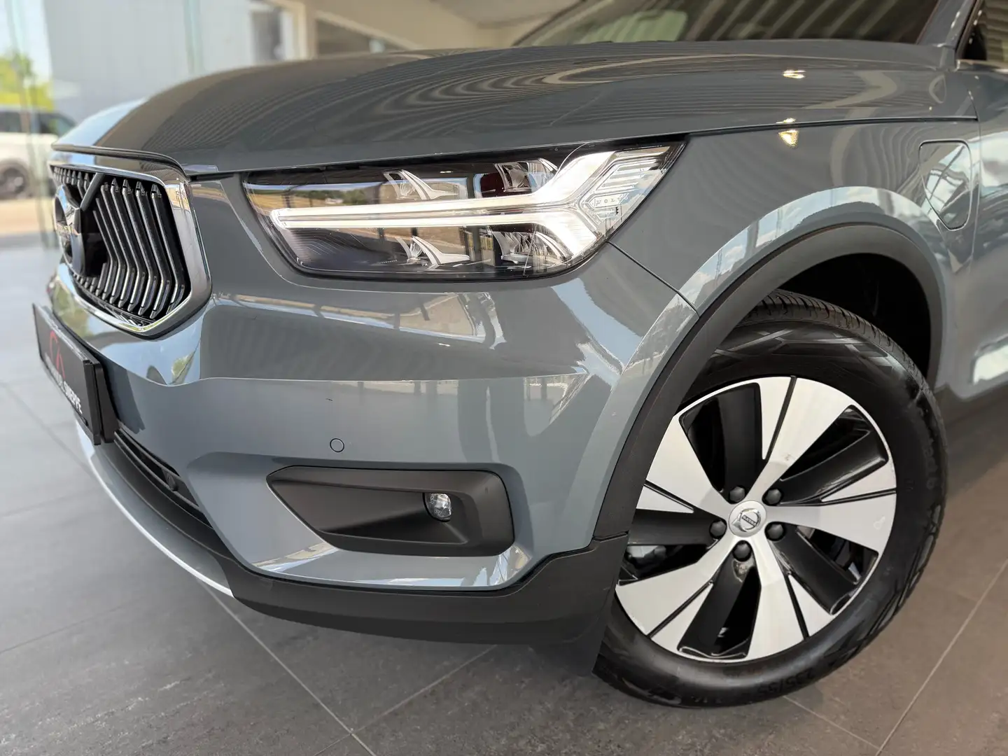 Volvo XC40 1.5 T4 PHEV Plug in hybride /Pano/Trekhaak/Enz.. Grigio - 2