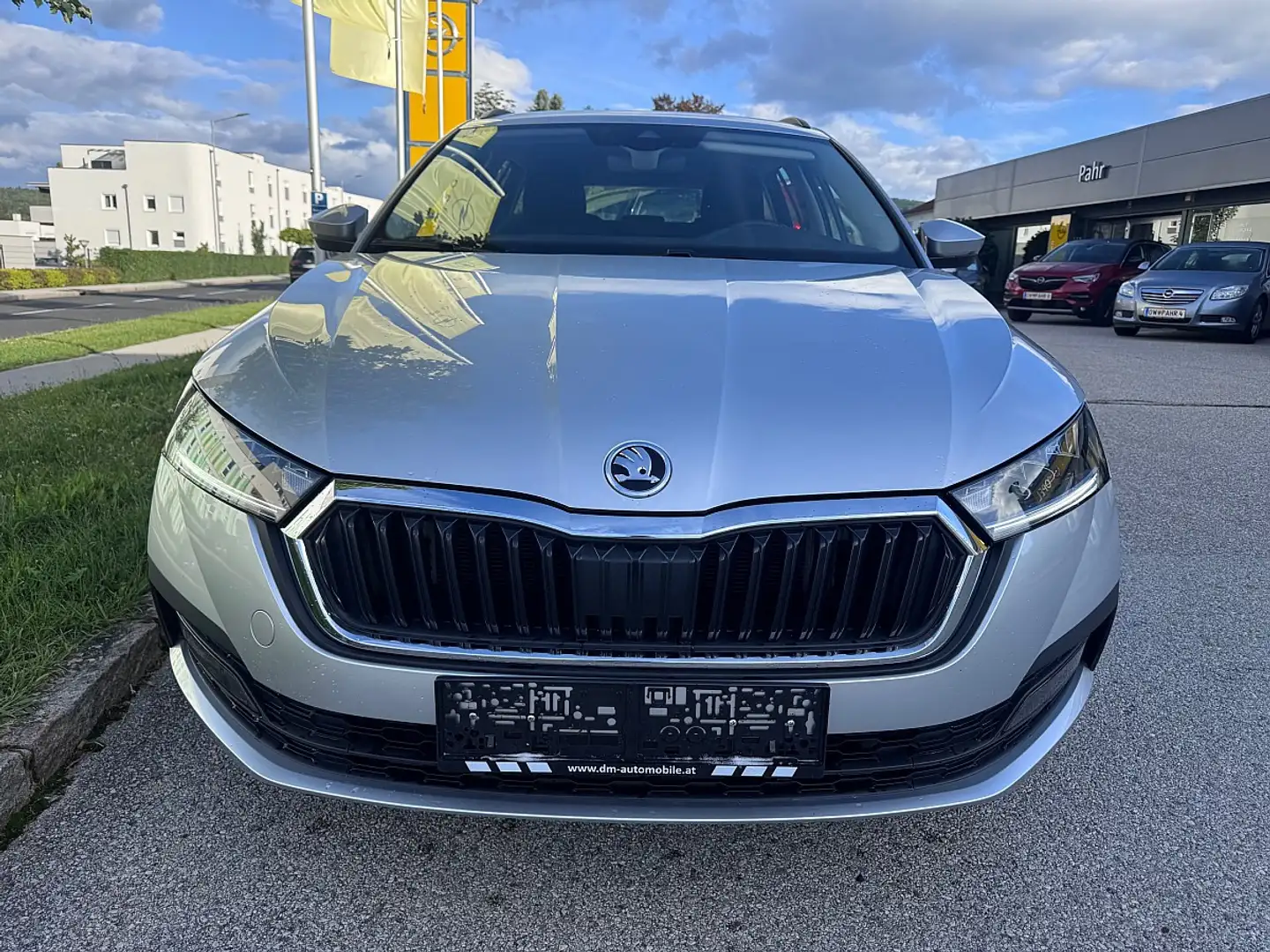 Skoda Octavia Combi 2,0 TDI 4x4 Ambition DSG Silber - 2