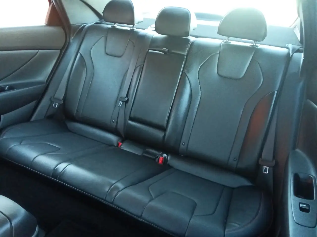 Hyundai ELANTRA снимка Hyundai ELANTRA