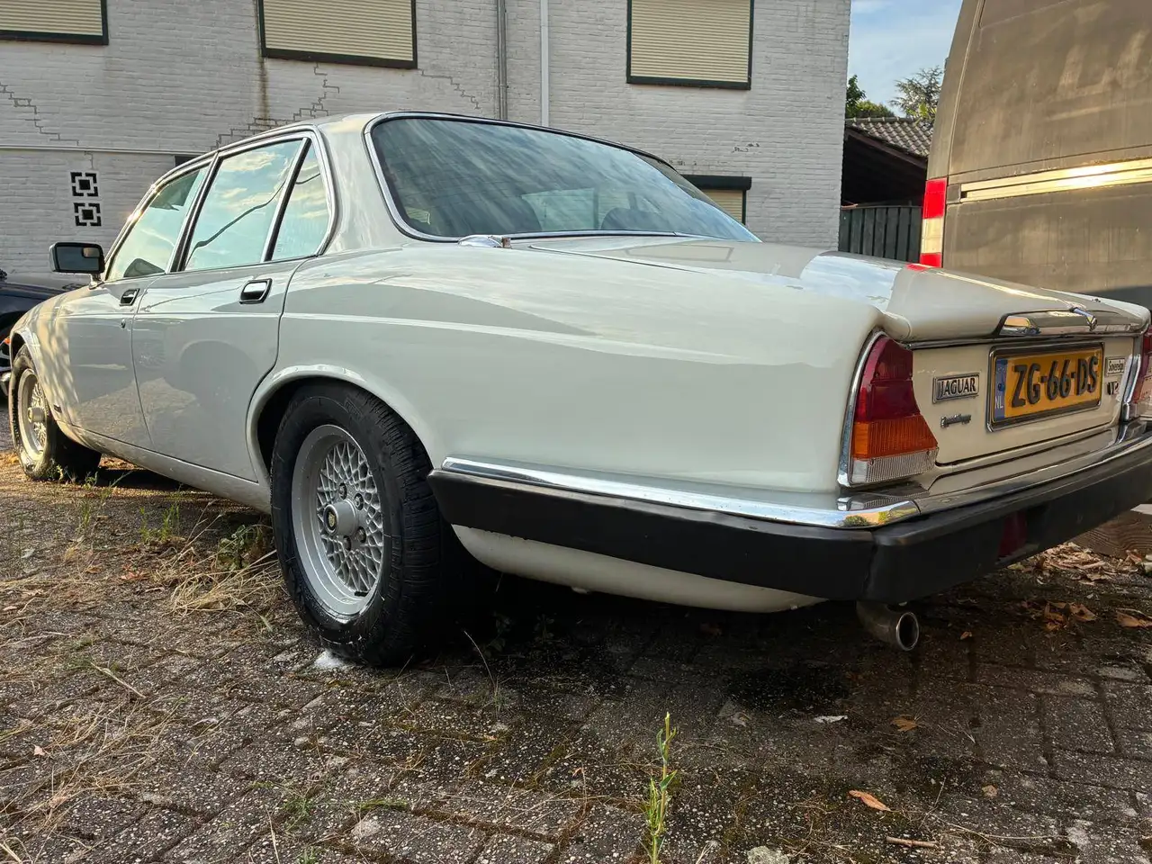 Jaguar Sovereign V12, foto 4