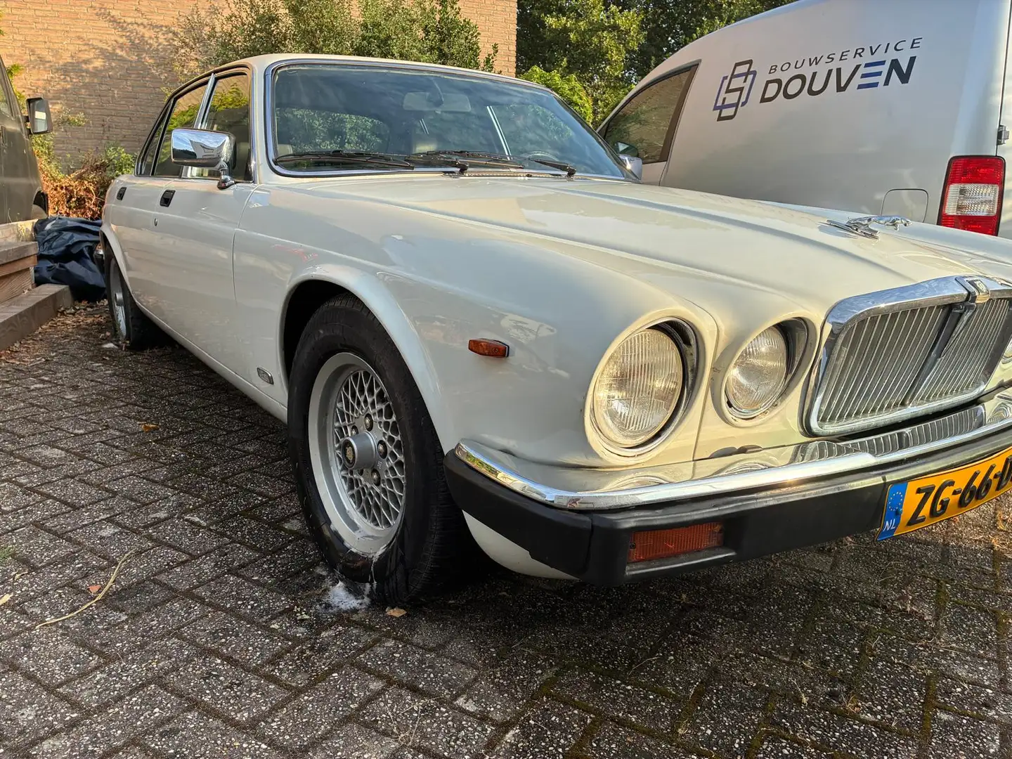 Jaguar Sovereign V12 Weiß - 2