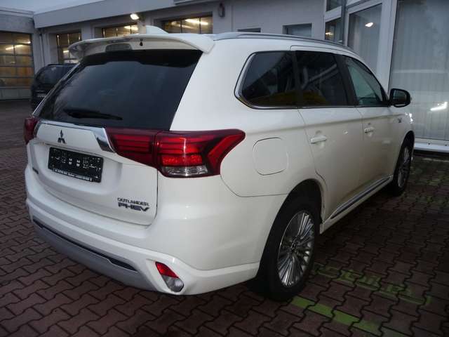 Mitsubishi Outlander PHEV BASIS 2.4 4WD* Im Kundenauftrag
