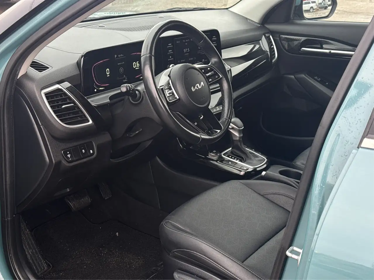 Kia Seltos снимка Kia Seltos
