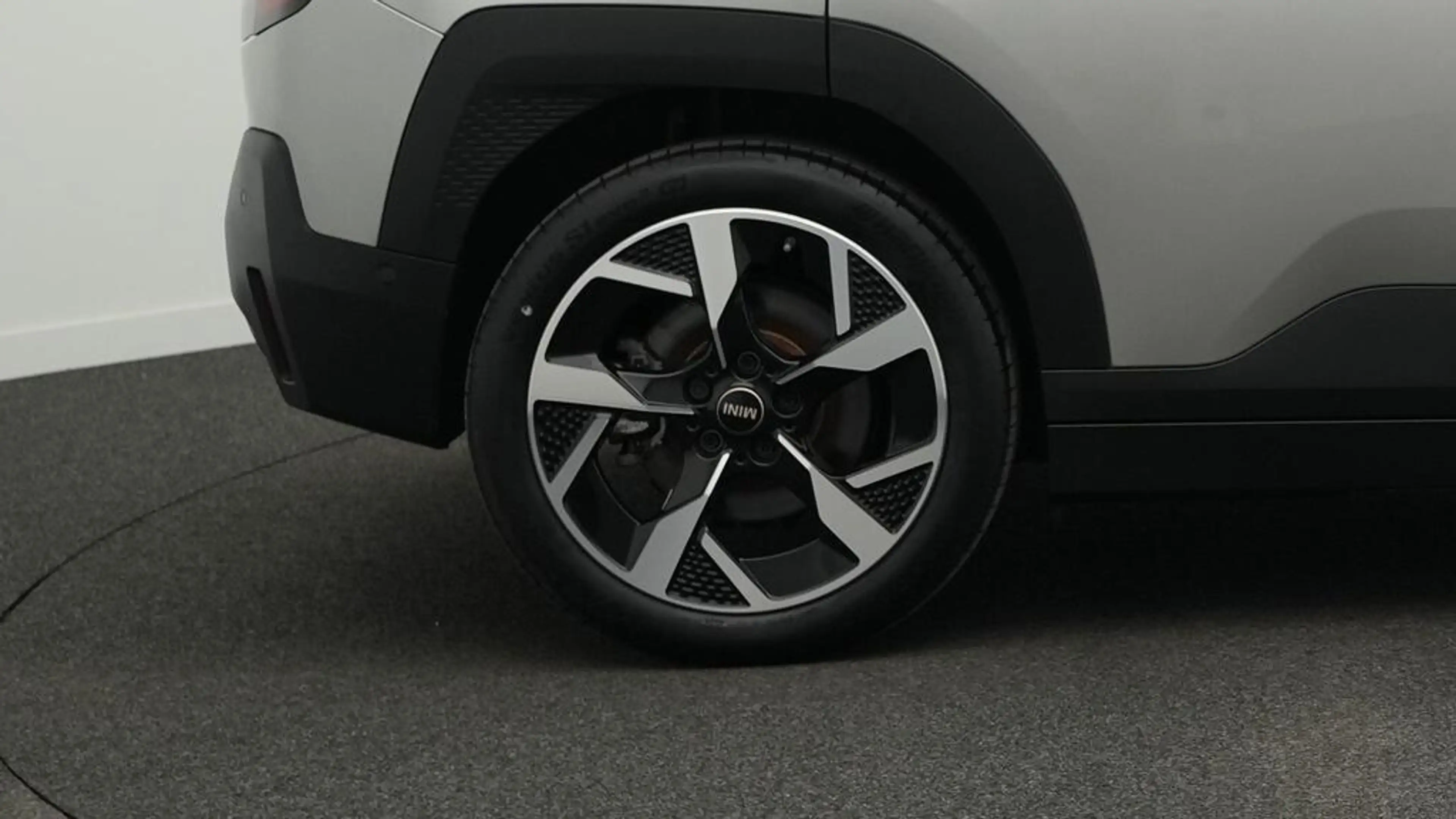 MINI Aceman Classic Trim — photo 11