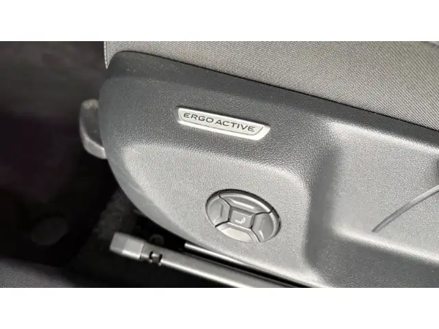 Volkswagen T-Roc view 15